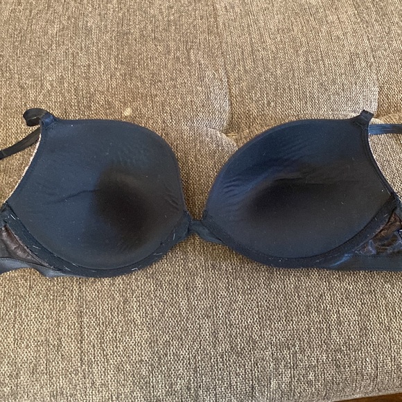 Victorias secret 34DD special edition bra and thing set - Picture 4 of 10